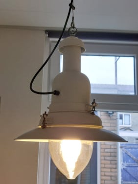 "SCHEEPSLAMP"