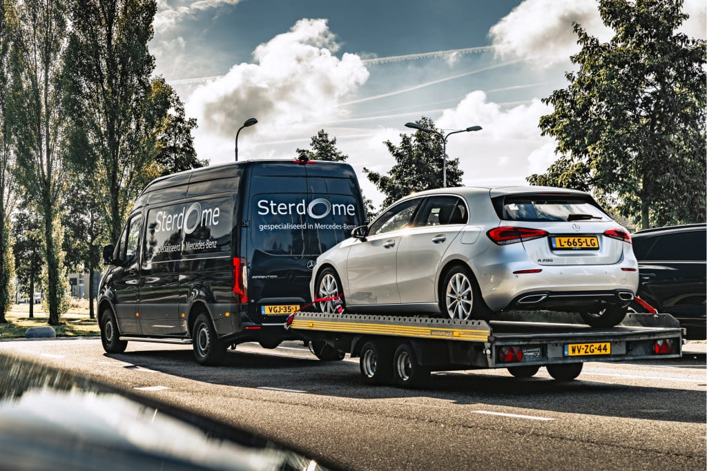 Mercedes-Benz C-Klasse 180 amg sport edition l trekhaak l stoelverwarming l