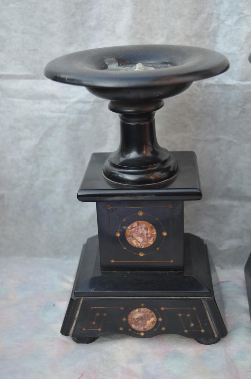 2 Stenen kandelaars deel klokgarnituur 19e eeuws?