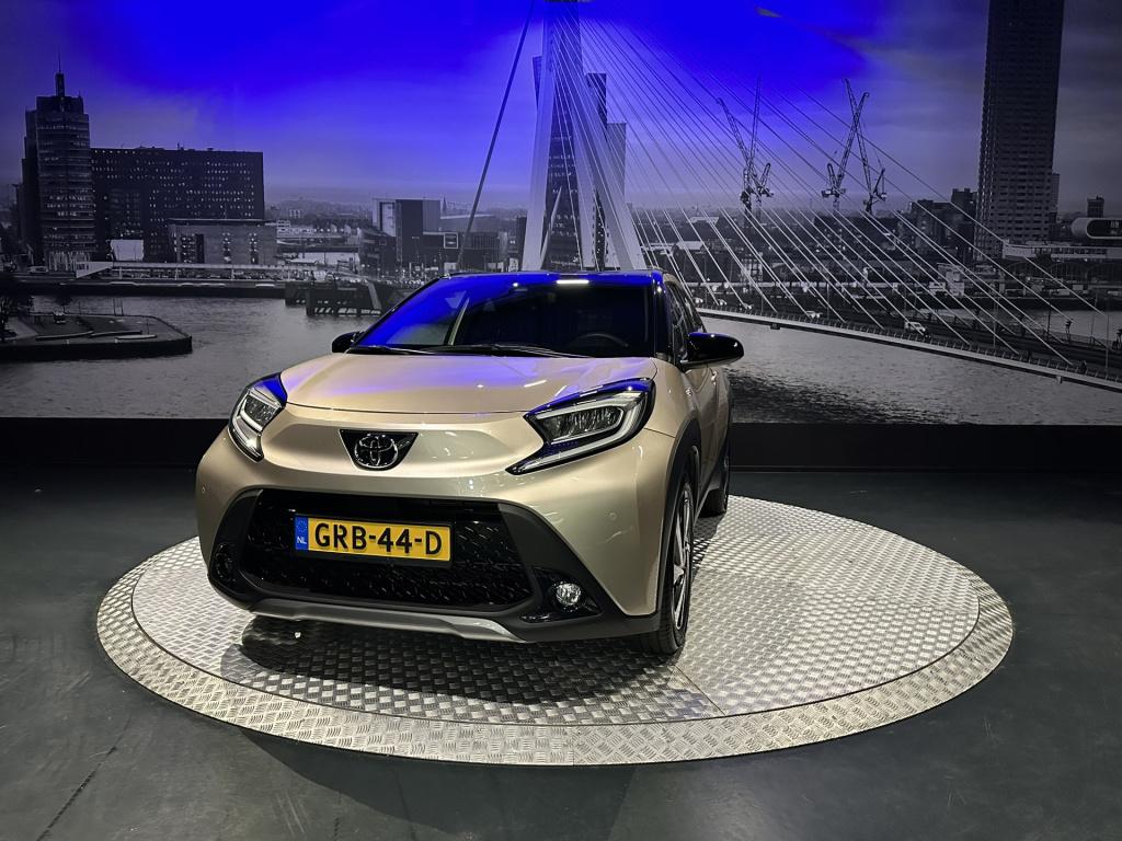 Toyota Aygo x 1.0 vvt-i s-cvt envy *pdc*camera*clima*