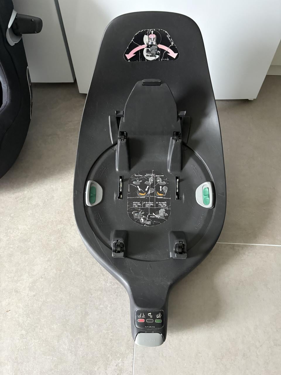 Cybex draaibaar kinderautostoeltje inclusief ISOFIX-base – zwart