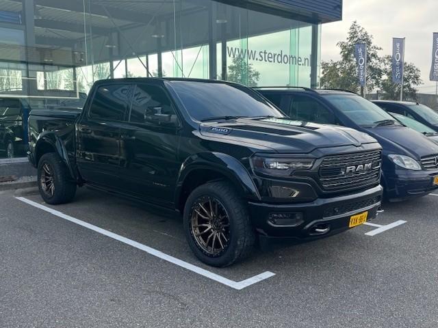 Ram 1500 4 x 4 l crew cab limited 10th anniversary l lpg l panoramadak l he