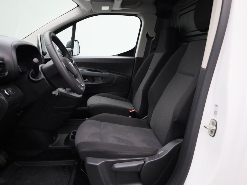 Opel Combo 1.5d l2h1 edition | trekhaak | airco | parkeersensoren | apple c