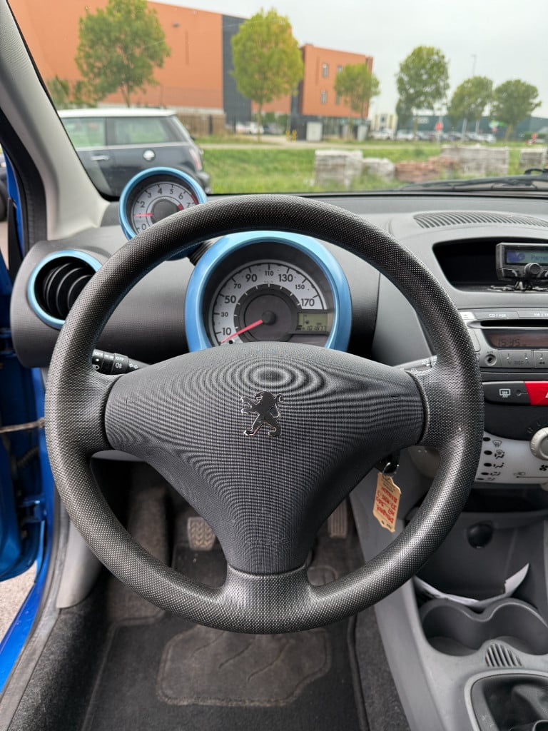 Peugeot 107 1.0 - urban move - airco - 5drs