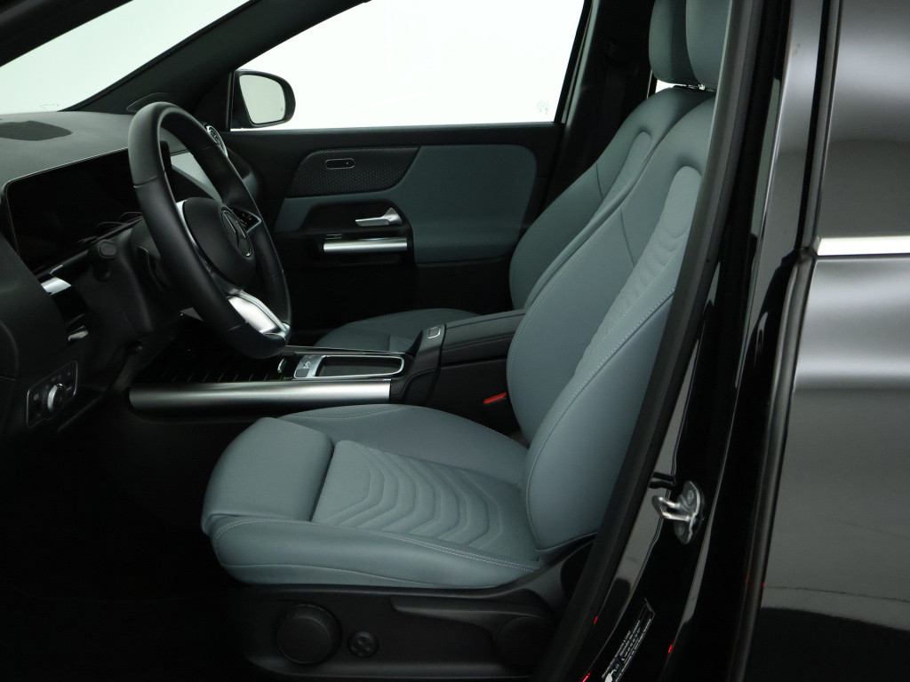 Mercedes-Benz Gla-klasse 250 e face lift plug-in hybride | dodehoek assist 