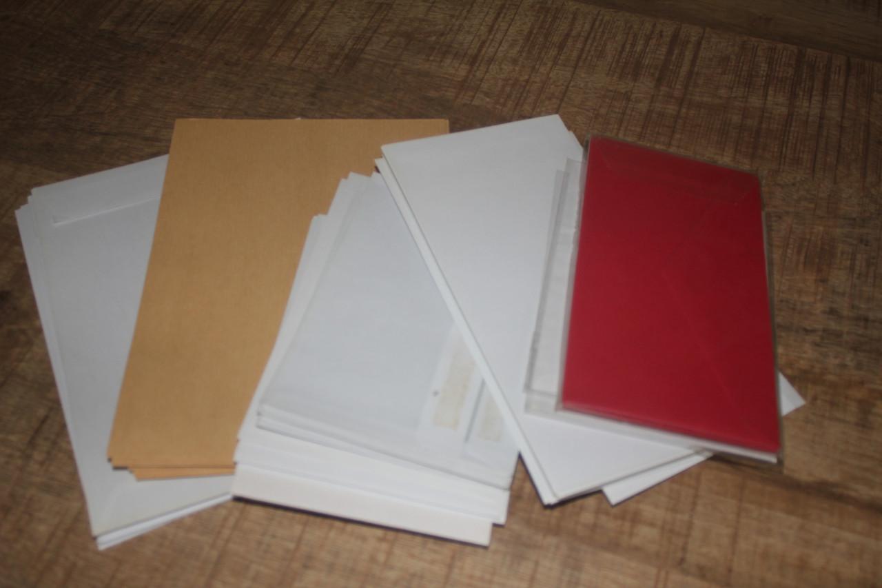 Enveloppen,,div kleuren en modellen..GERESERVEERD