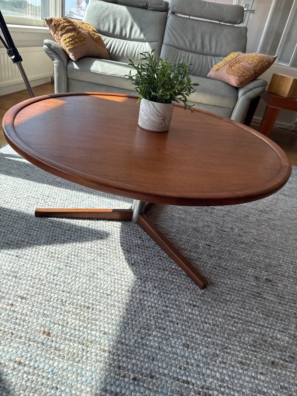 Gratis ronde vintage salontafel hout