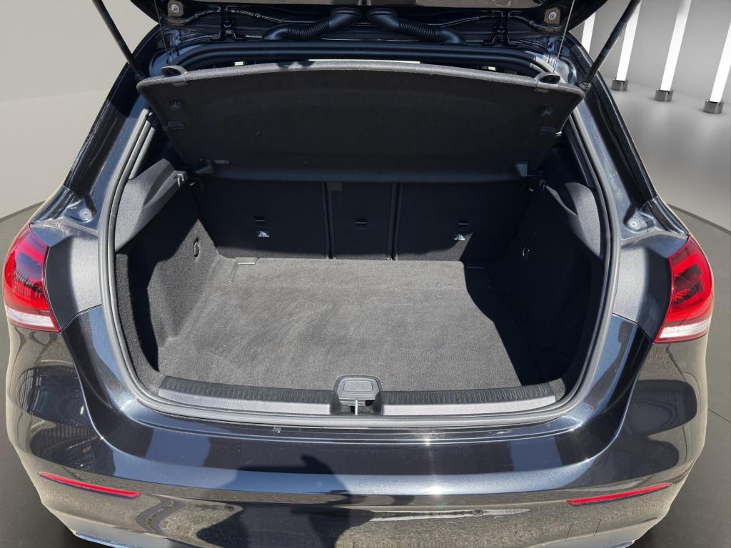 Mercedes-Benz A-Klasse 180 business solution amg pano | stoelverwarming | 1