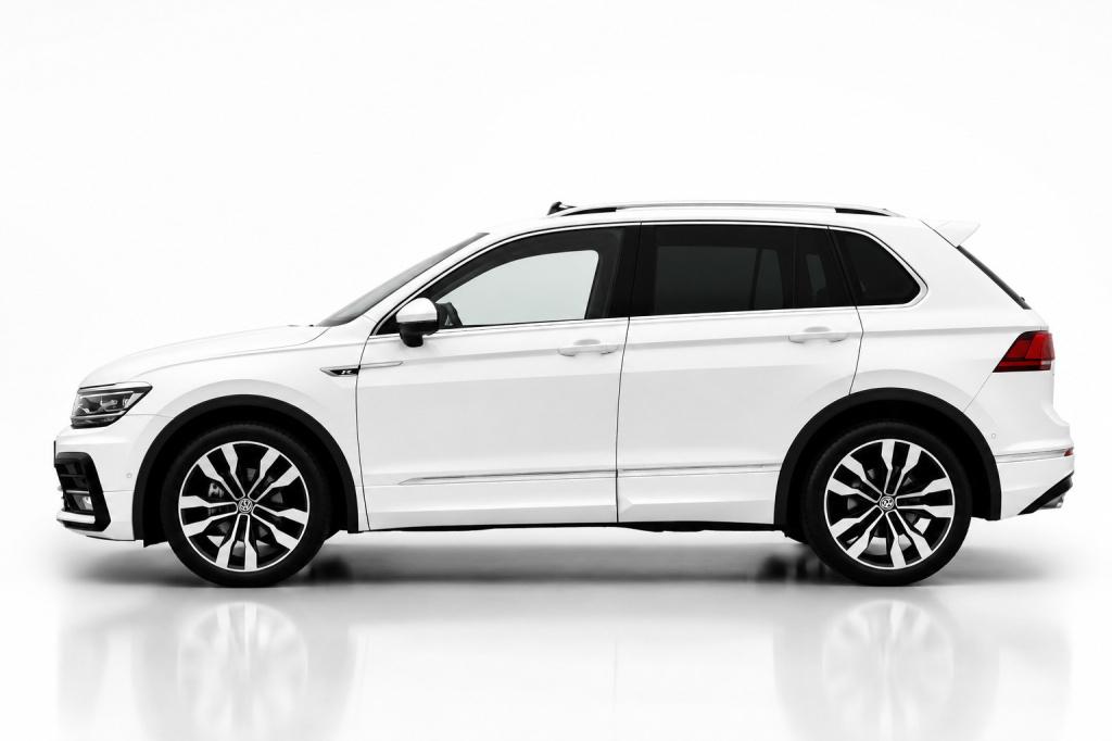 Volkswagen Tiguan 1.5 tsi act r-line | trekhaak | camera | stoelverwarming 