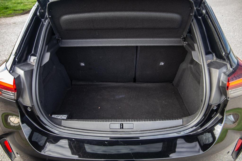 Opel Corsa 1.2 turbo gs black line / apple carplay / automaat / 360 camera 