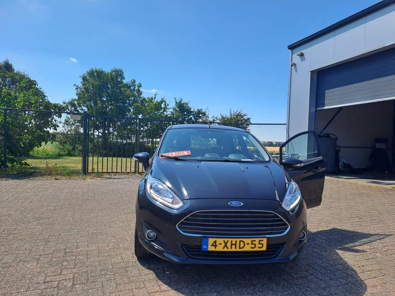 Ford Fiësta, automaat,  zwart
