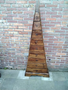 Pyramide kastje, 2 stuks