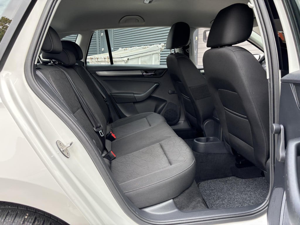 Skoda Rapid spaceback 1.0 tsi greentech clever | trekhaak | navigatie | sto