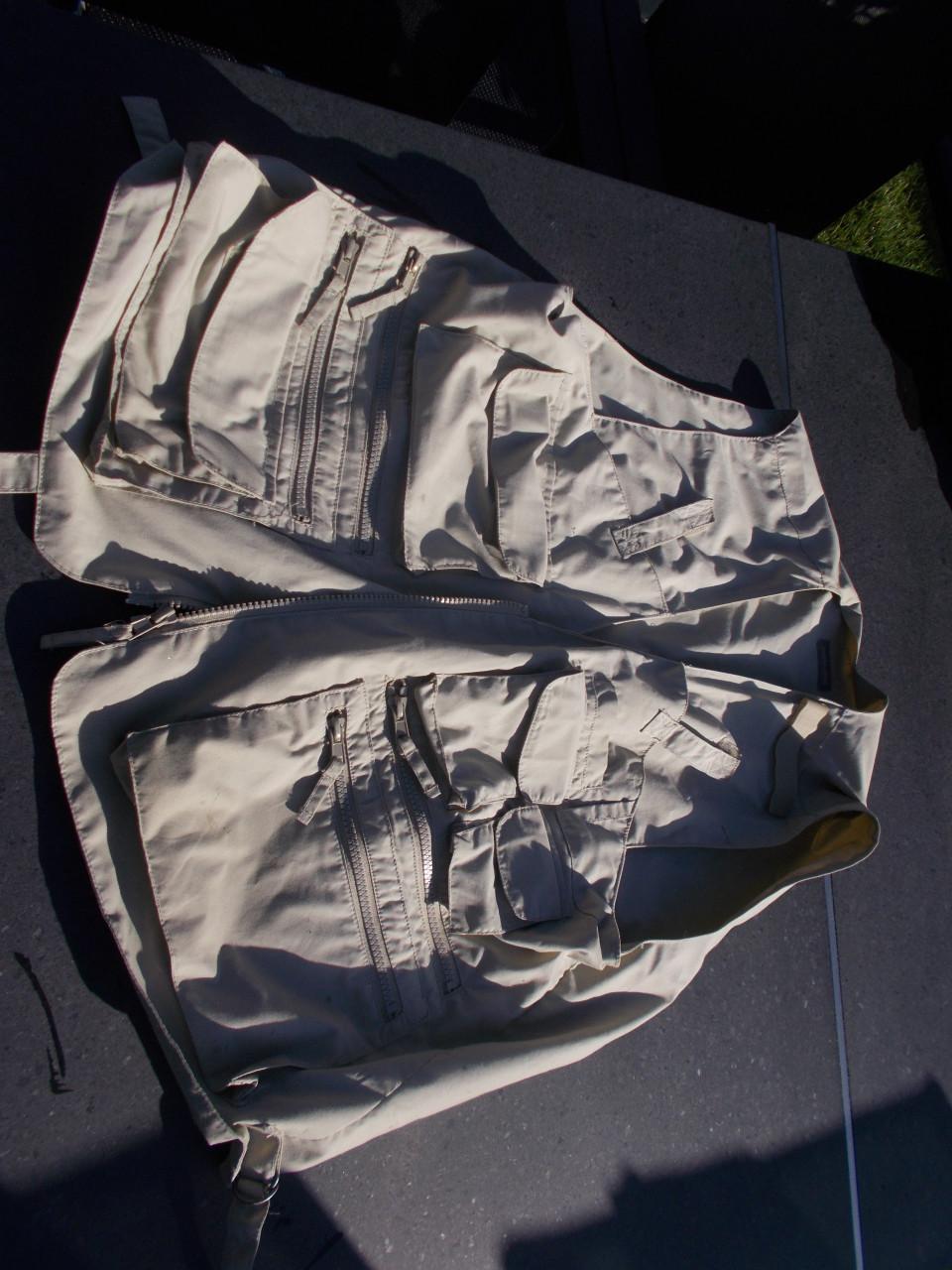 Vliegvisvest maat 52  in goede staat