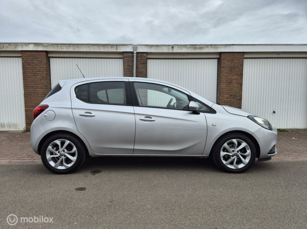 Opel Corsa 1.4 volautomaat / stuur- & stoelverwarming / camera