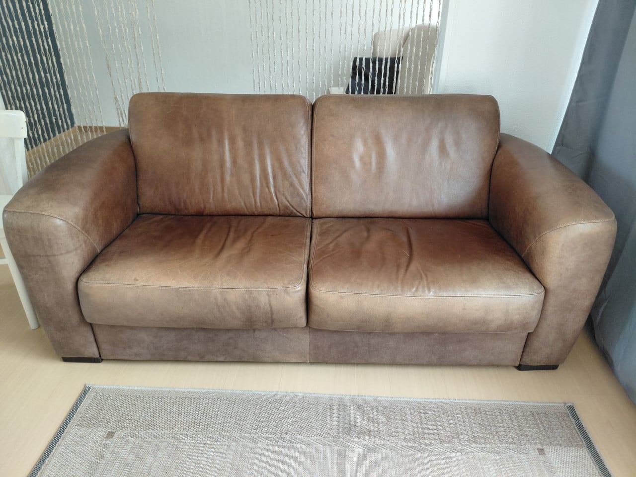 Gratis bank, bed, 2 stoelen, tafel