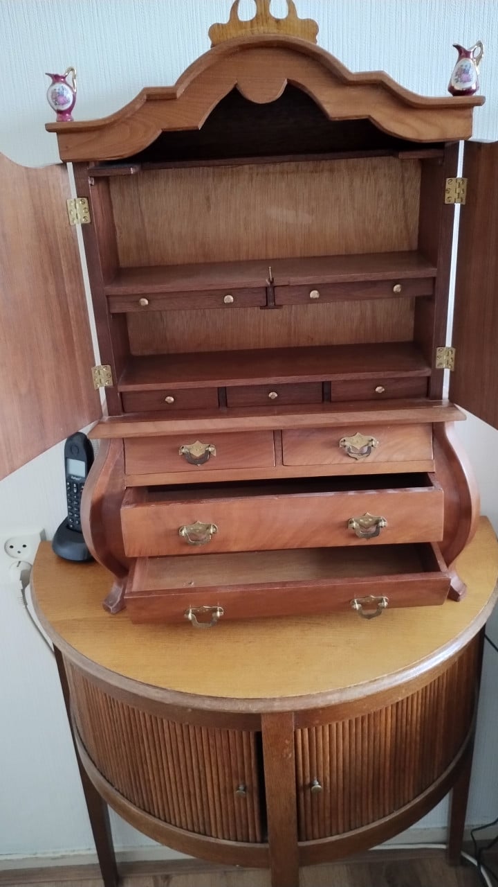 Kabinet zelf gemaakt in miniatuur versie