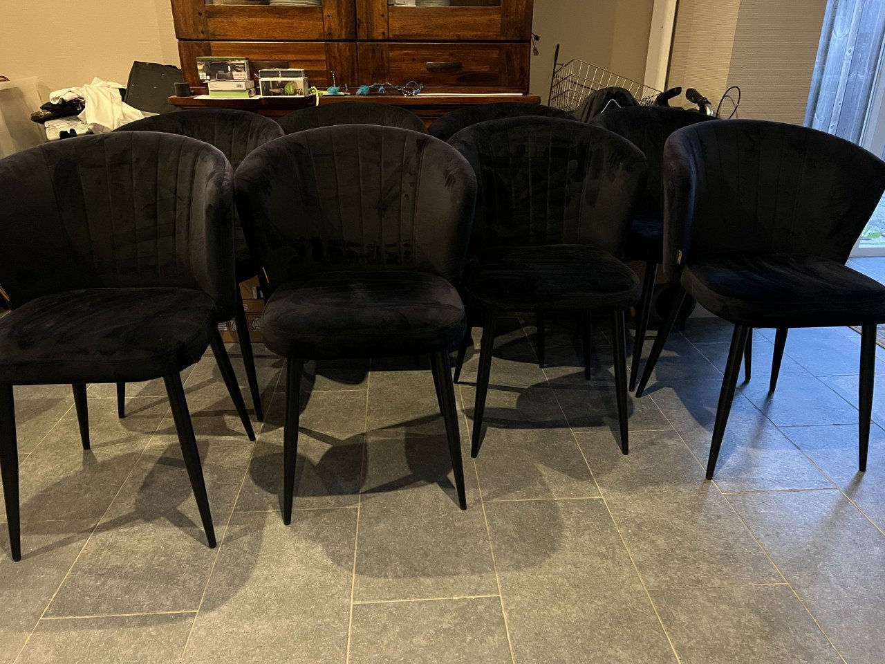 8 zwarte velours eetkamerstoelen