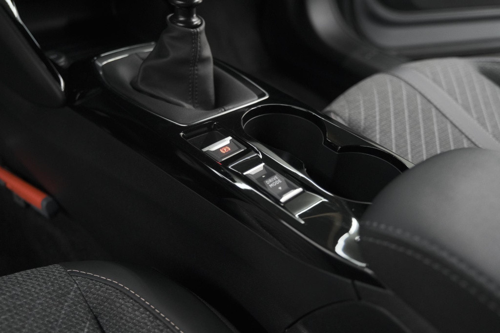Peugeot 2008 puretech 100 allure | camera | navigatie | apple carplay | par