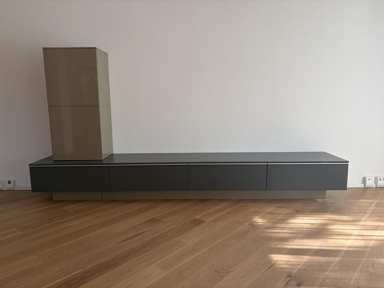 Gratis design tv meubel (tot 25 okt op te halen)
