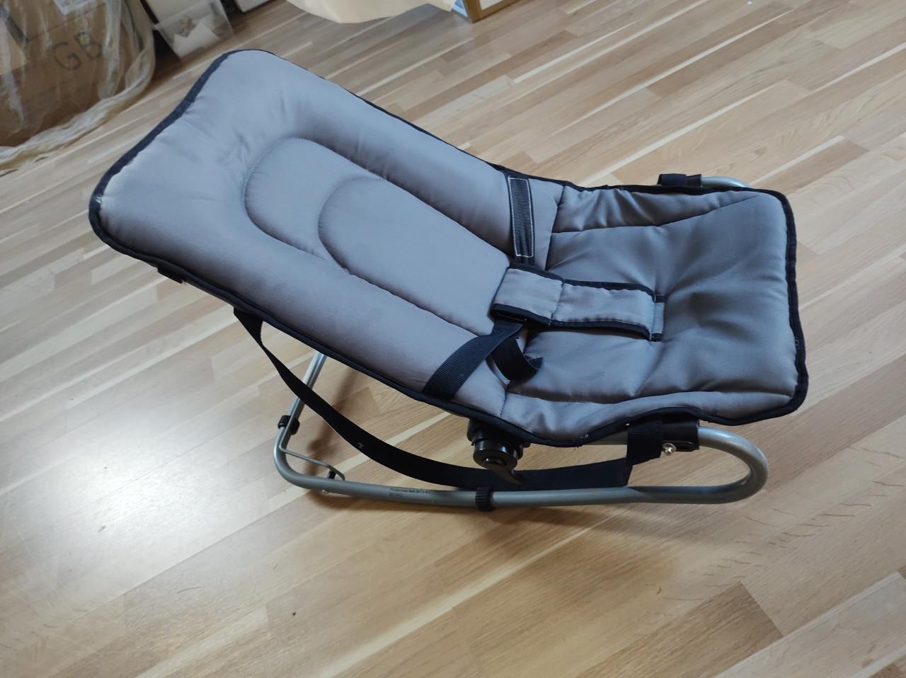 Keurig net kinderzitje of wipstoeltje.