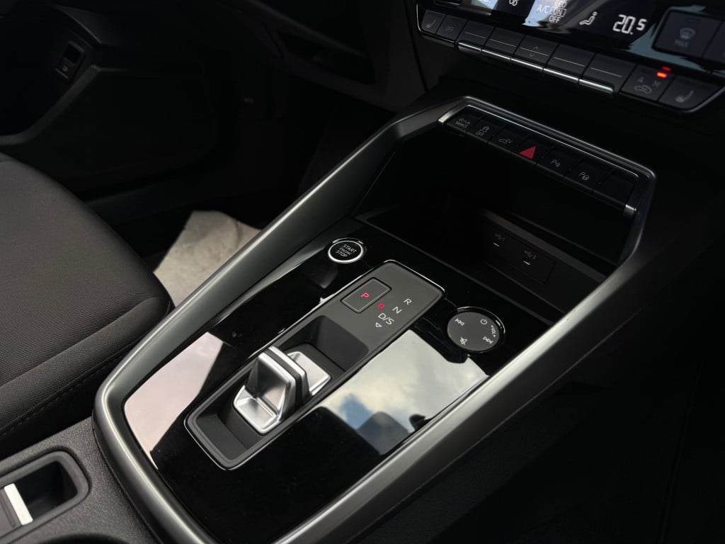 Audi A3 sportback 40 tfsi e edition * stoelverwarming * camera * adaptive c
