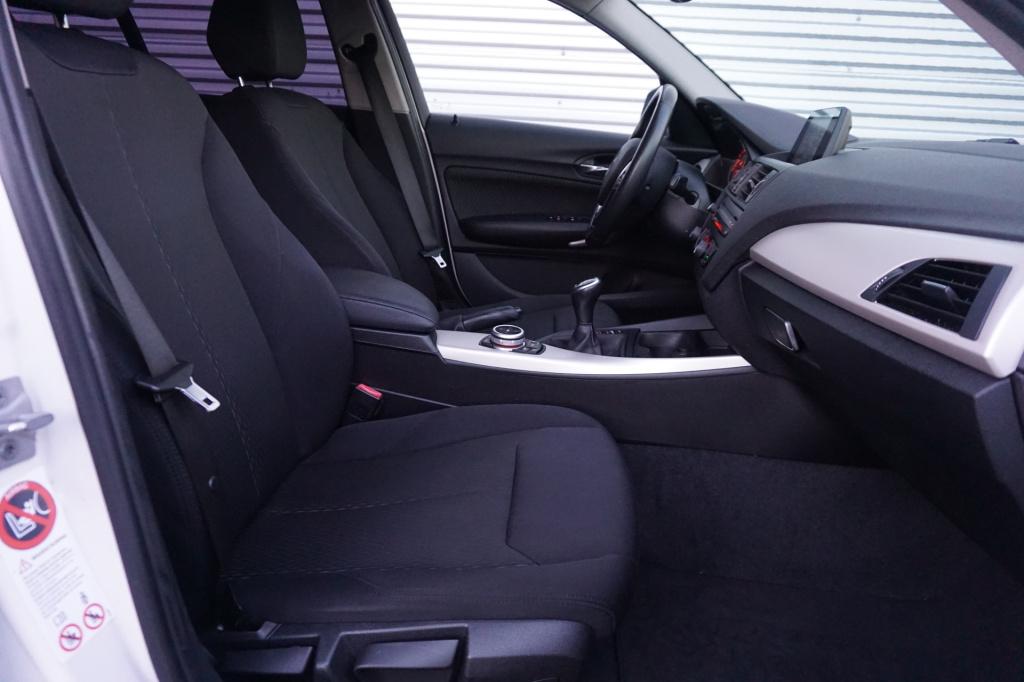 BMW 1 Serie 116i executive climate / navi / cruise / parkeersens. / elektr.