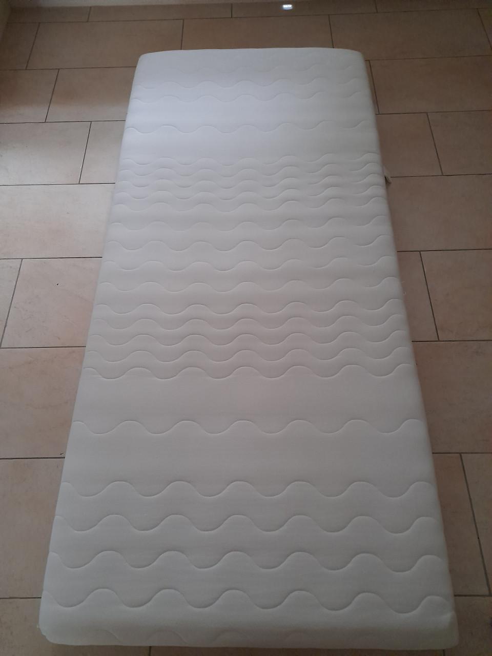 Matras 90 x 200 (in goede nette staat ) 90 x 200 x 15