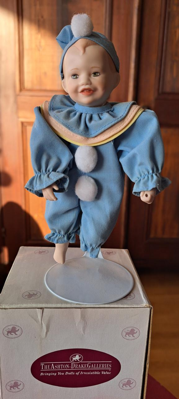 11 x Ashton-Drake Mini Dols