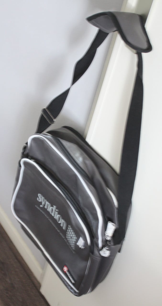 Nieuwe schoudertas grijs met witte deals