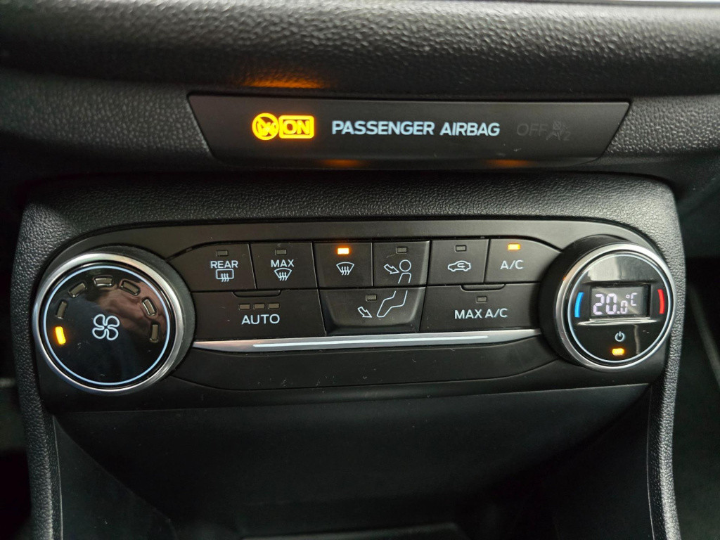 Ford Fiesta occasion 1.0 ecoboost titanium (luxe uitvoering) met carplay en