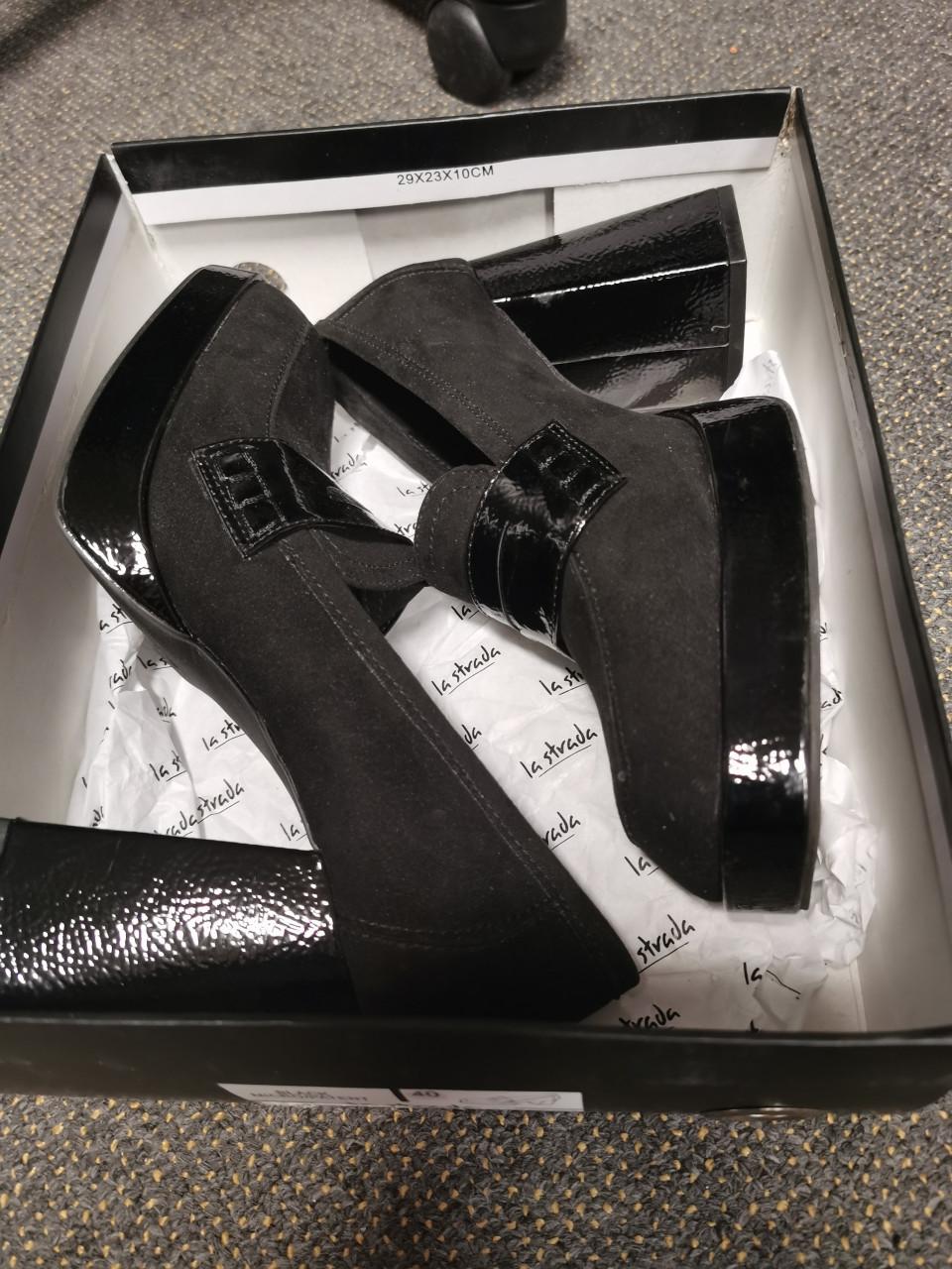 Nieuwe schoenen van La Strada - 40