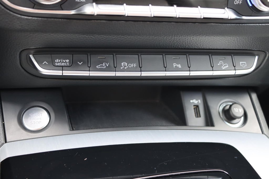 Audi Q5 55 tfsi e quattro s edition competition 367pk s-tronic