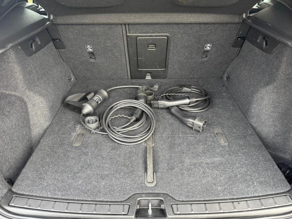 Volvo XC40 recharge p8 awd r-design