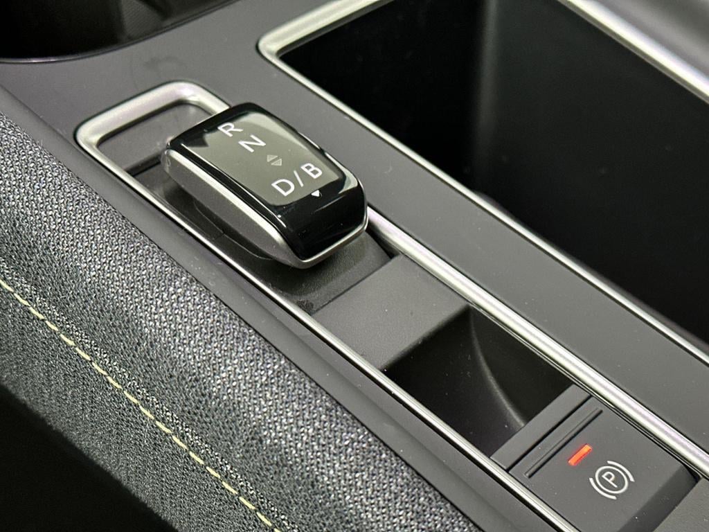 Skoda Elroq business edition tour elektromotor 210 kw / 286 pk