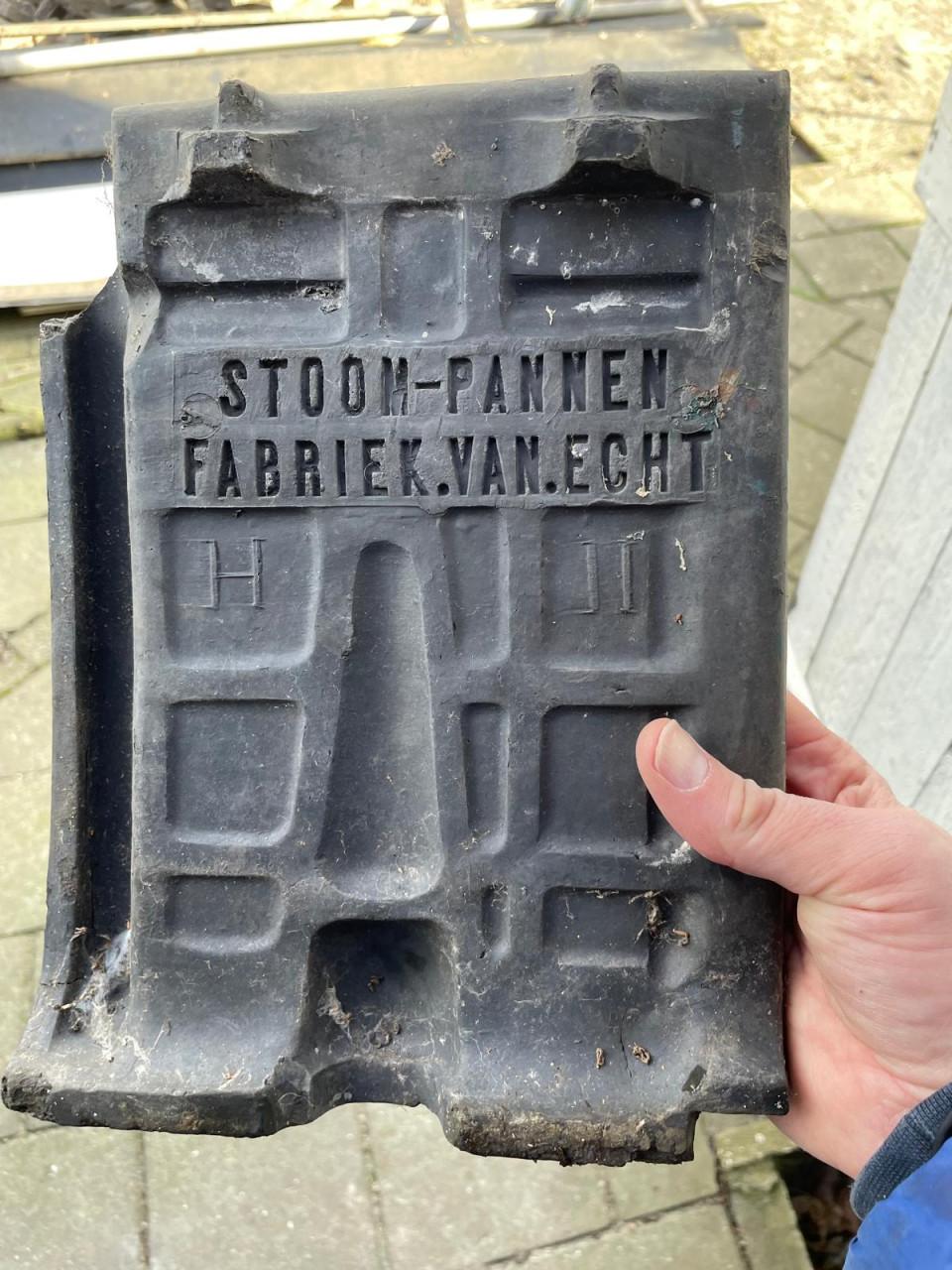 Dakpannen - kruispannen blauw gesmoord