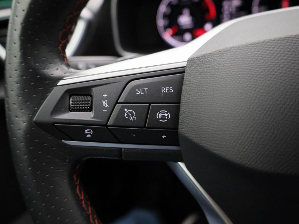 Seat Leon 1.0 etsi fr business intense | automaat | navigatie | stoel/stuur