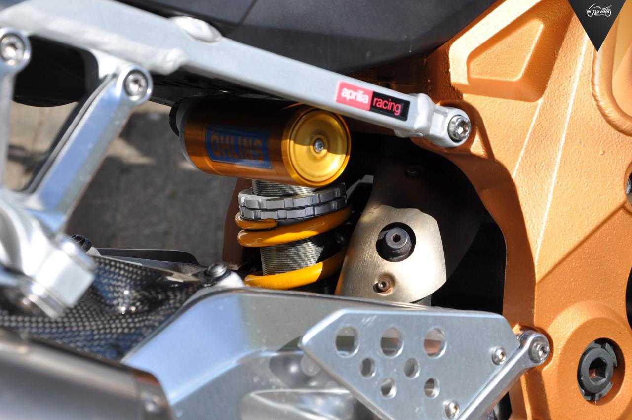 Aprilia Tuono 1000 R Factory Akrapovic