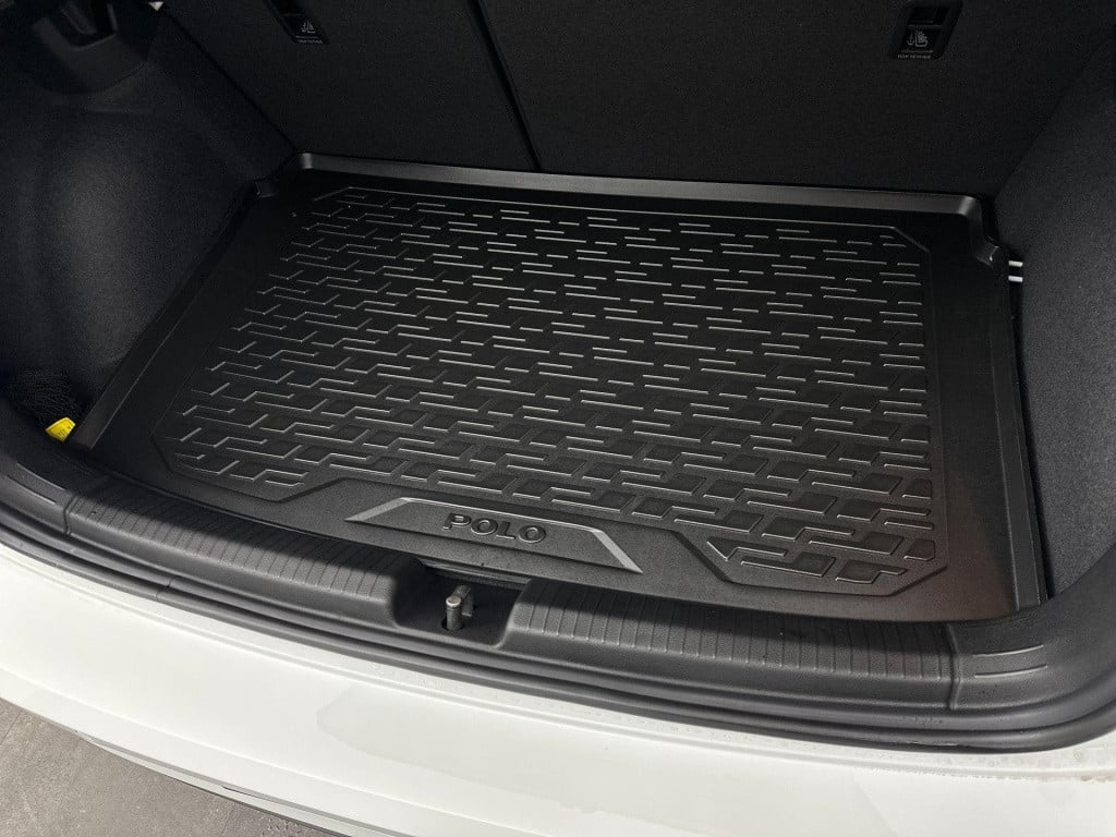 Volkswagen Polo r-line-edition 1.0 70 kw / 95 pk tsi hatchback 5 v