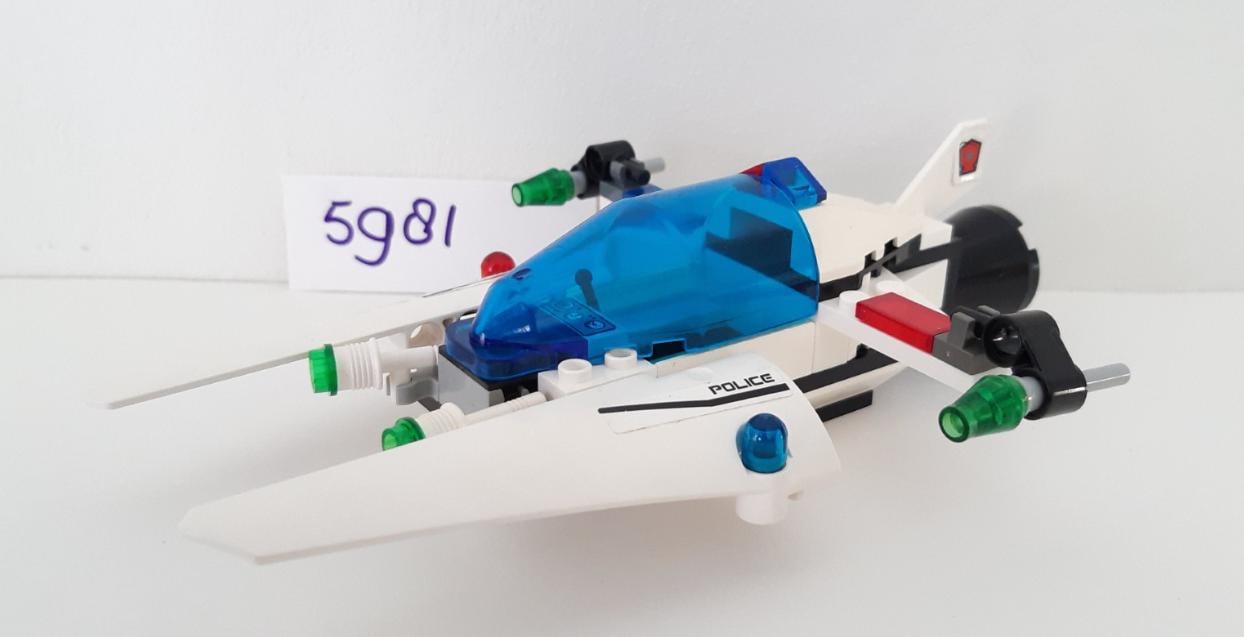 LEGO Space Police Raid VPR 5981: met Space Police Commendant en Rench alien
