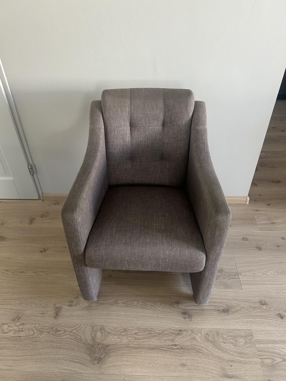 Gratis 6 stoelen af te halen