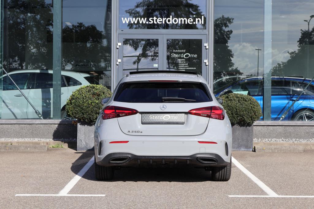 Mercedes-Benz A-Klasse 250 e amg line i panoramadak i camera i distronic i 