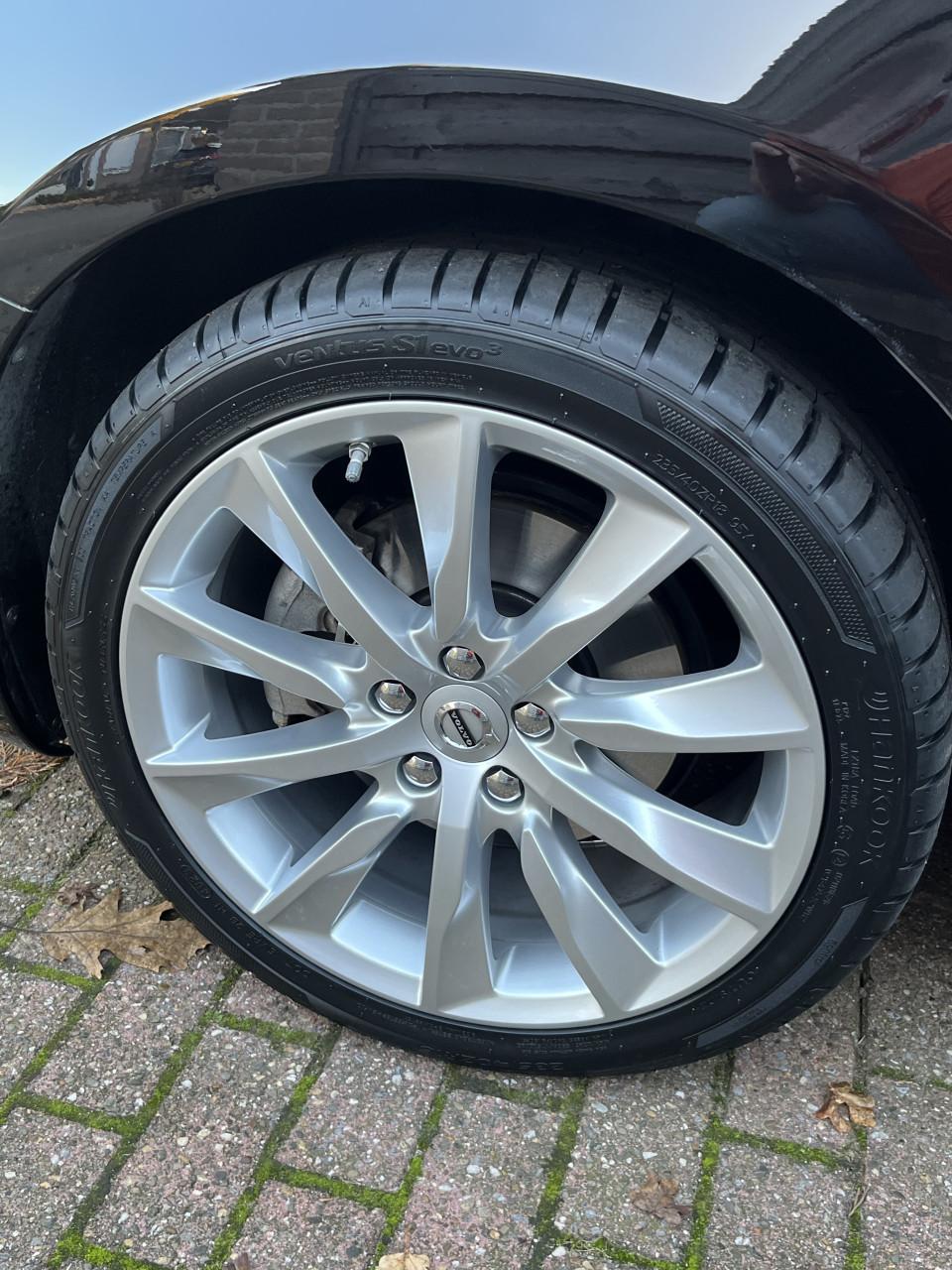 Volvo V60 2.0 T4 R Design