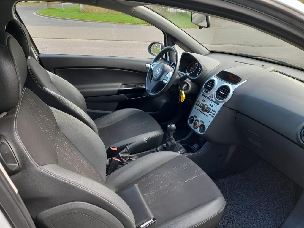 Opel Corsa 1.2 xe gas g3 !!! Eco Flex Coler Edition 3deurs bj:2012 airco