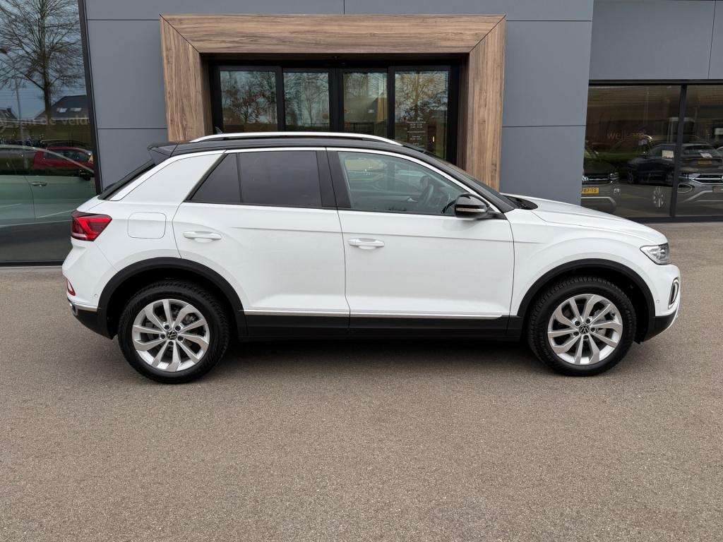 Volkswagen T-roc 1.5 tsi 150pk dsg style | trekhaak | navi | iq light | ada