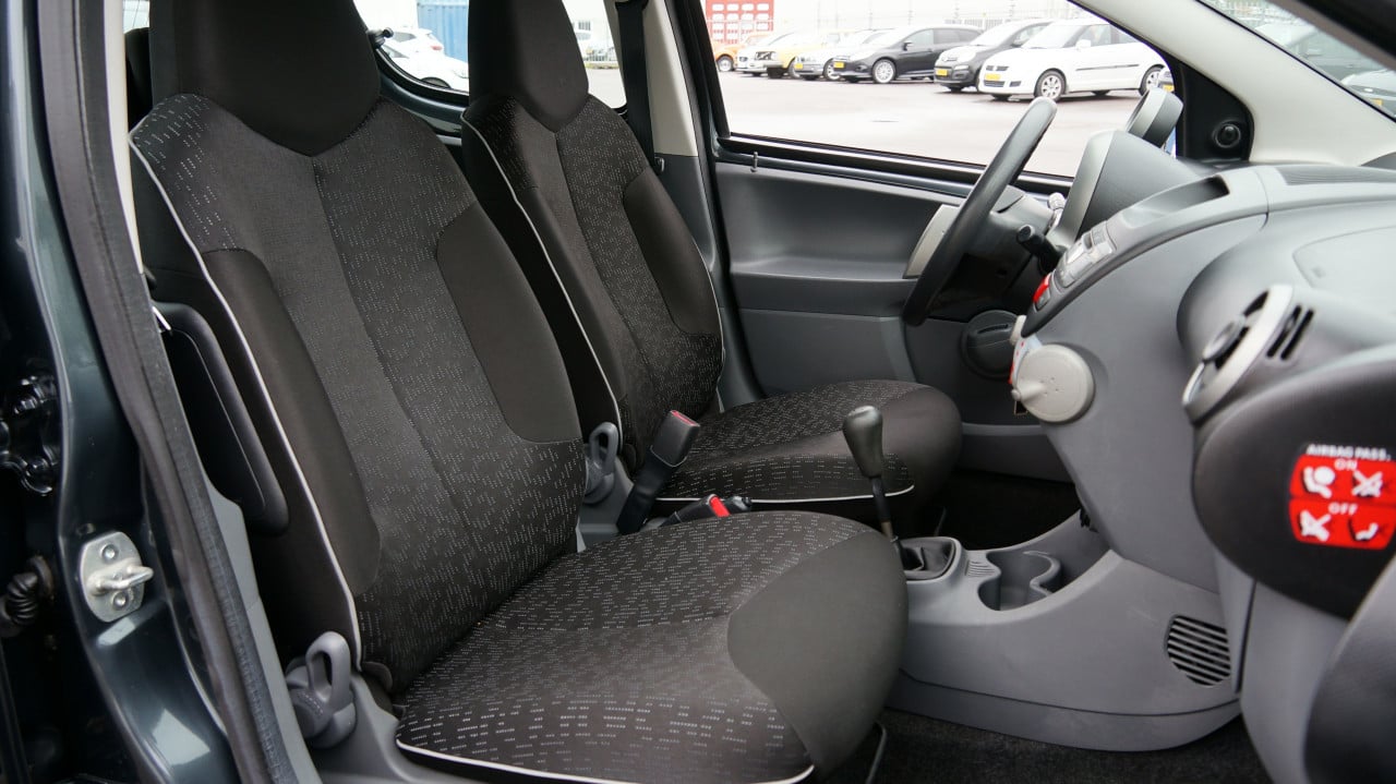 Peugeot 107 1.0-12V Millesim 200 rijklaar incl garantie