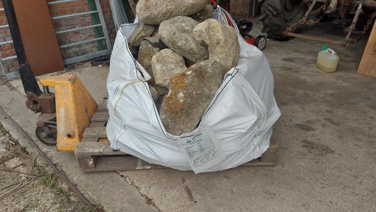 2 bigbags sier/vijverstenen