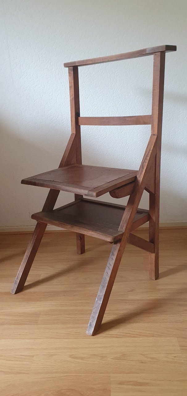 Bidstoeltje (leuk als planten tafeltje)