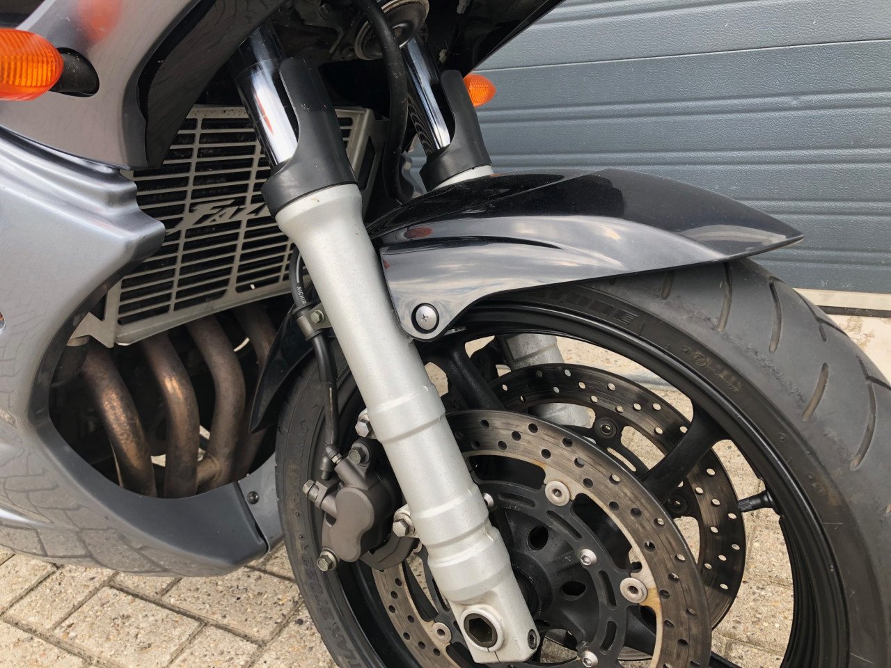 Yamaha FZ6S uit 2005 met 32 dkm, Akrapovic, volle kuip, rijklaar €2950,-
