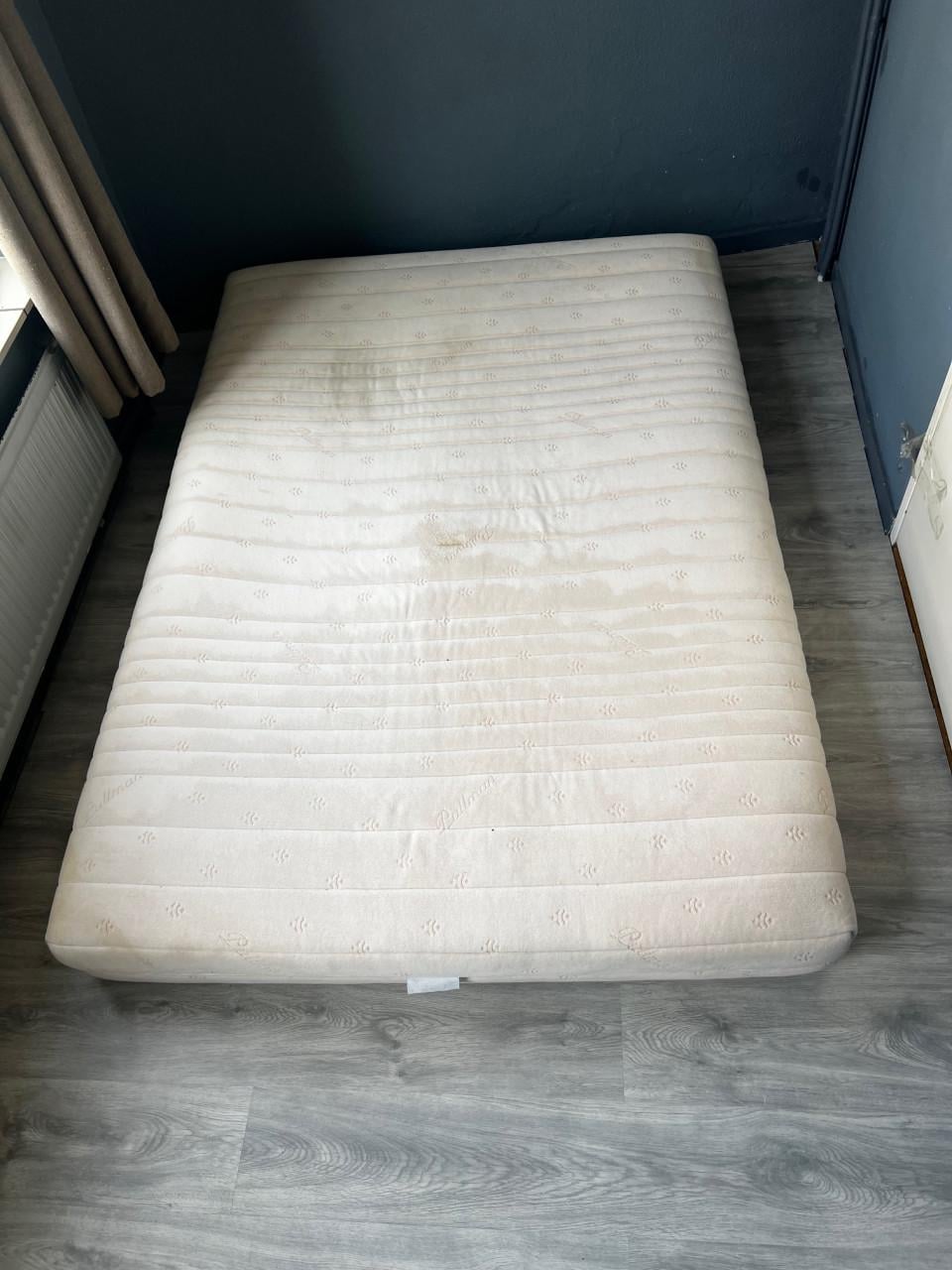 GRATIS **Matras 140x200